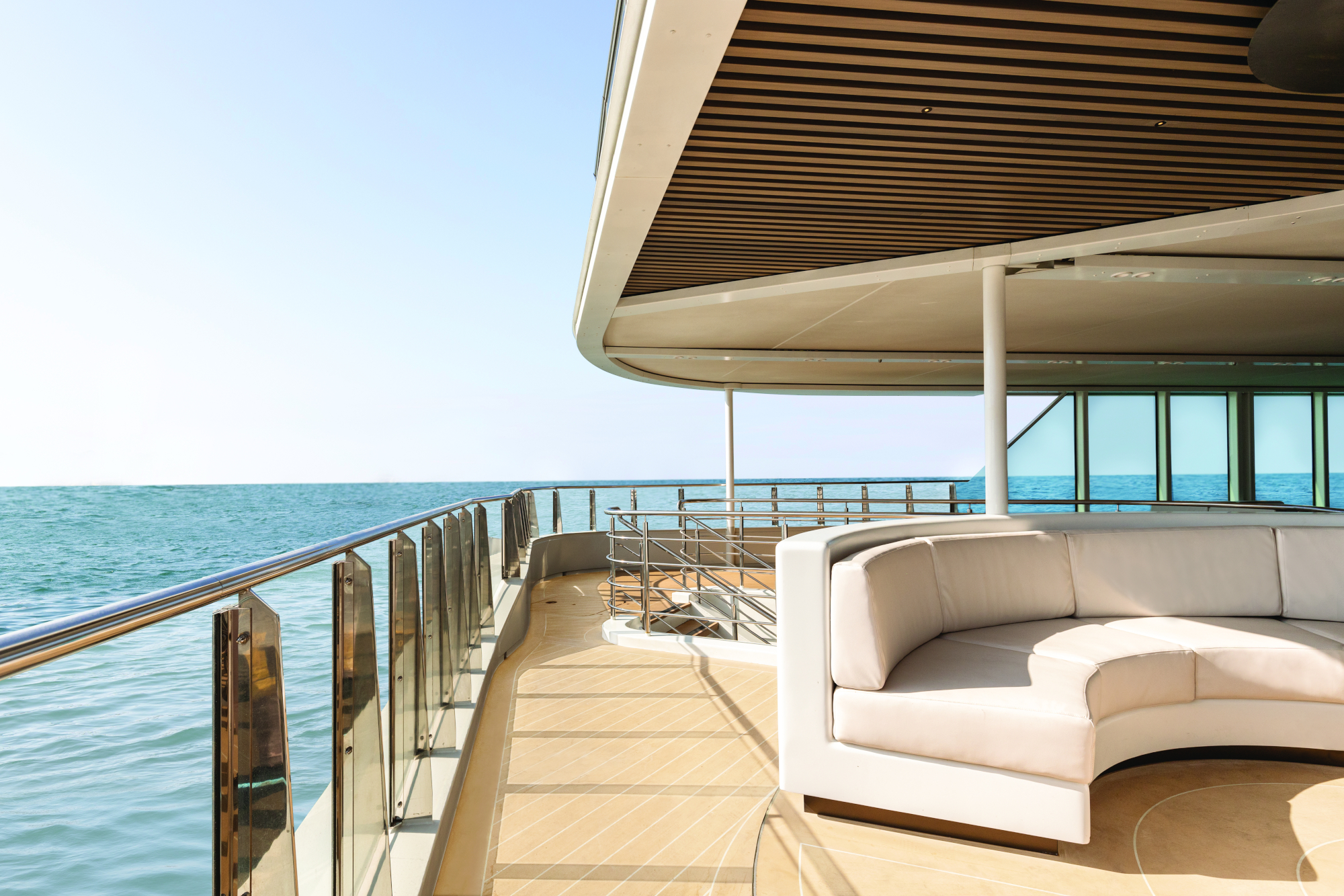 MyCruise Silversea Silver-Origin Offentlige-arealer Barer-lounger-atrium10